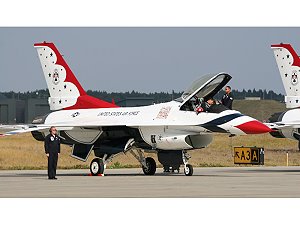 F-16C [BLOCK 52] “THUNDERBIRDS” (2009 FAR EAST TOUR)